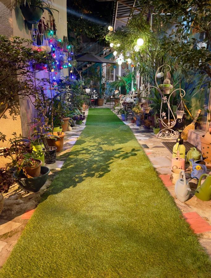 Mr Guest House Tbilisi Exterior photo